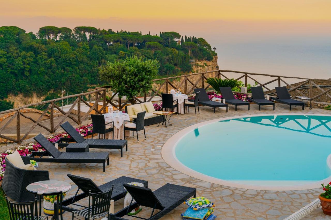 Palazzo Pascal Hotel Скала Екстериор снимка